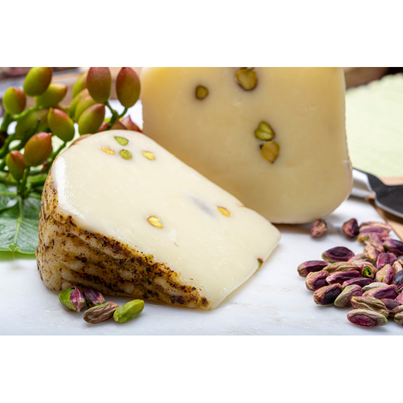 Primo Sale cheese with pistachio